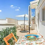 3 Bedroom Lovely In 아파트