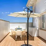 아파트 3 Bedroom Lovely In *