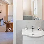 3 Bedroom Lovely In 비아레지오