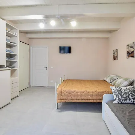3 Bedroom Lovely In * Viareggio