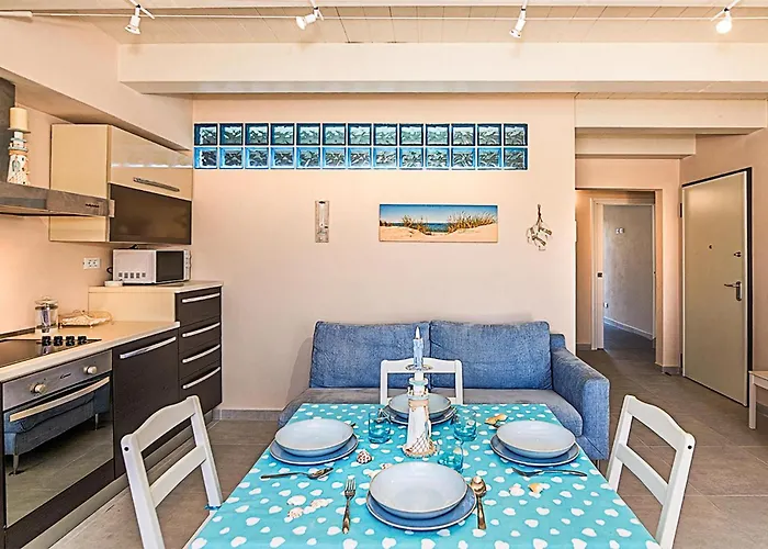 Apartment 3 Bedroom Lovely In *