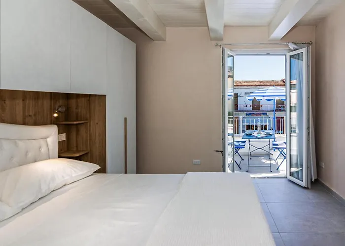 3 Bedroom Lovely In Βιαρέτζιο