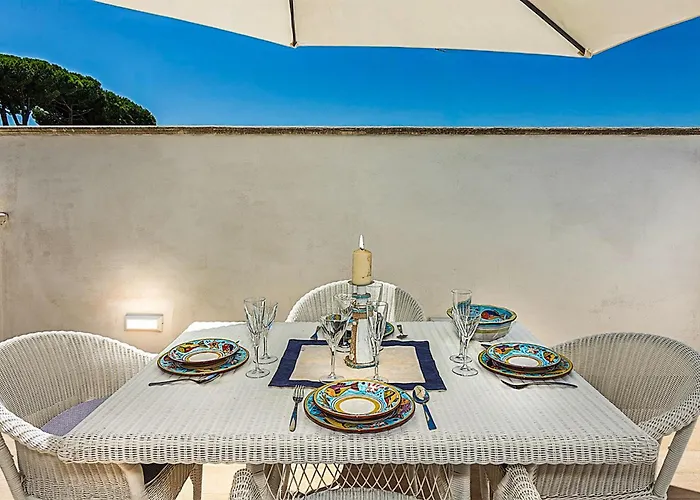 3 Bedroom Lovely In Apartment Viareggio