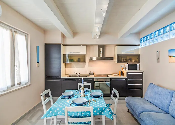 3 Bedroom Lovely In Διαμέρισμα Βιαρέτζιο